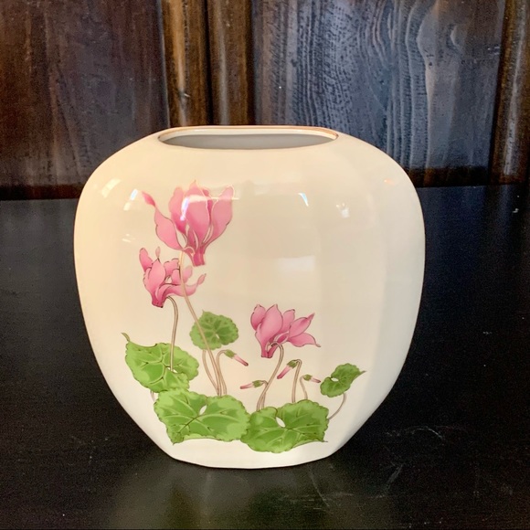 Otagiri Japan Cyclamen Collection 6” Porcelain Vase Pink Iris Gold Trim - Picture 5 of 10